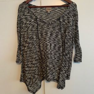 Tunic top black and white - wide neck